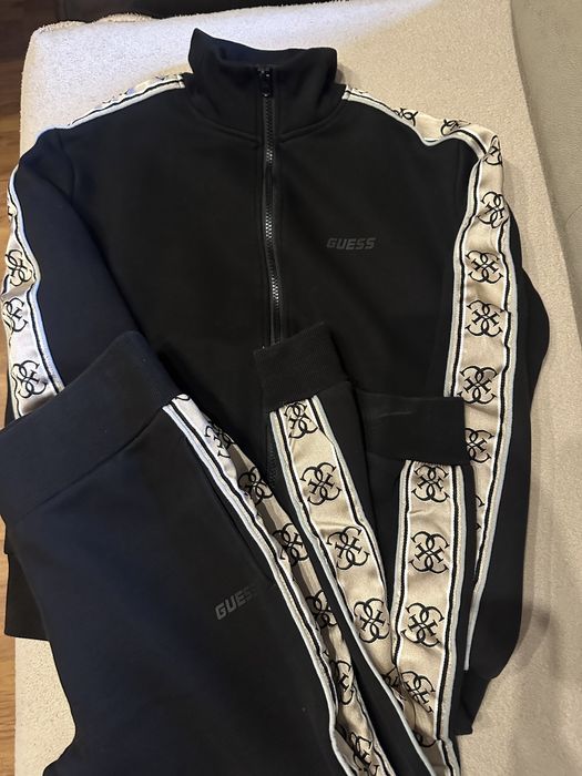 Екип “guess”