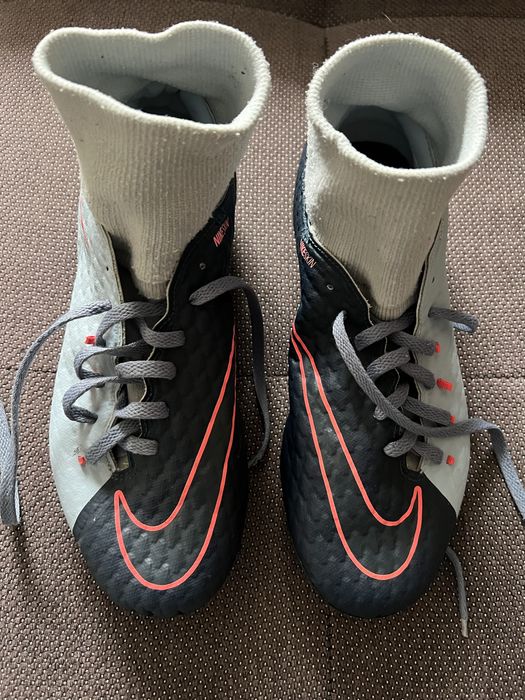 Adidasi Nike marimea 38.5 (EU)