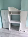 Обзавеждане за детска стая гардероб бюро с етажерката