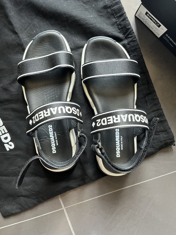 Оригинални сандали на dsquared