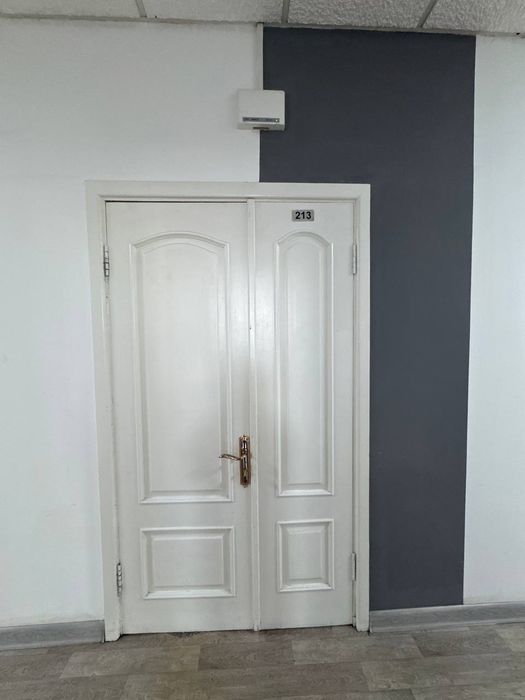 Миробад Ул.Нукус 53м² кабинет вдоль дороги 2й этаж всё включено