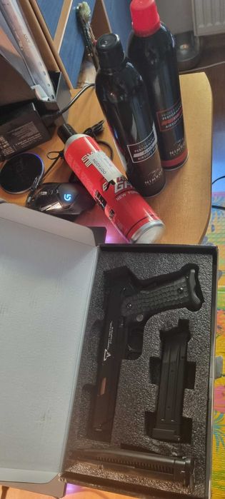 Pistol airsoft Army Armament R601 „TTI Combat Master” (GBB), 2 magazii