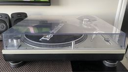 2 x Technics SL-1200 MK2 + Pioneer DJM-300s + ca 300 Vinyl