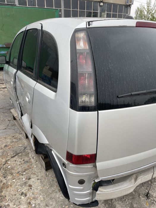 Оригинален ляв стоп затъмнен опел Мерива