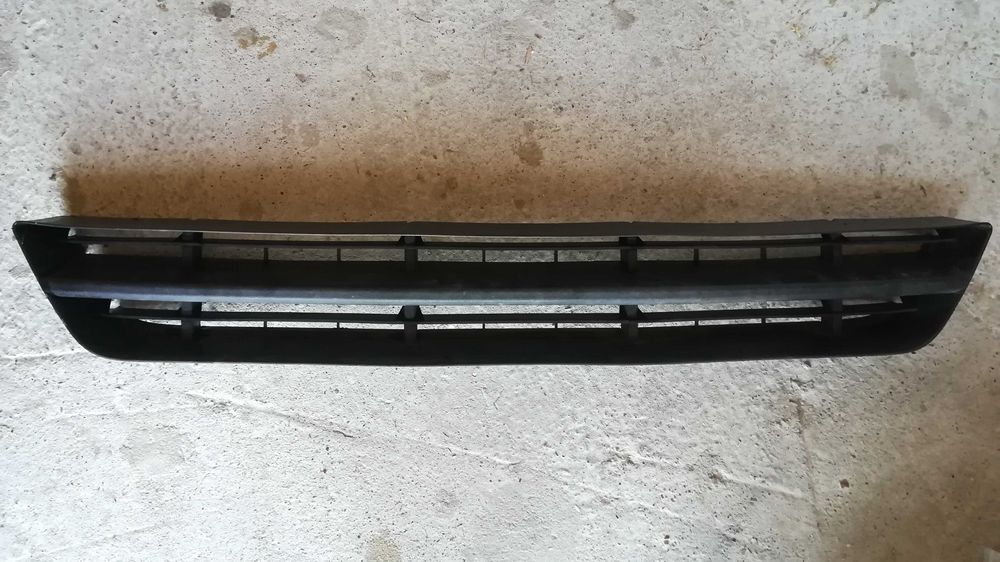 Grila bara fata Ford Focus MK1