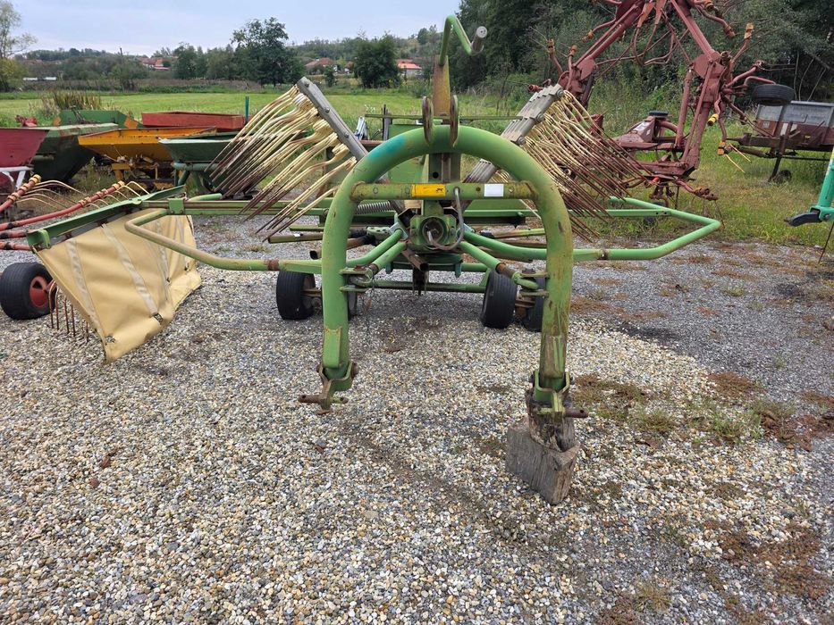 Grebla in tiranti la tractoare KRONE 3.5m cu 10 brate 4 roti