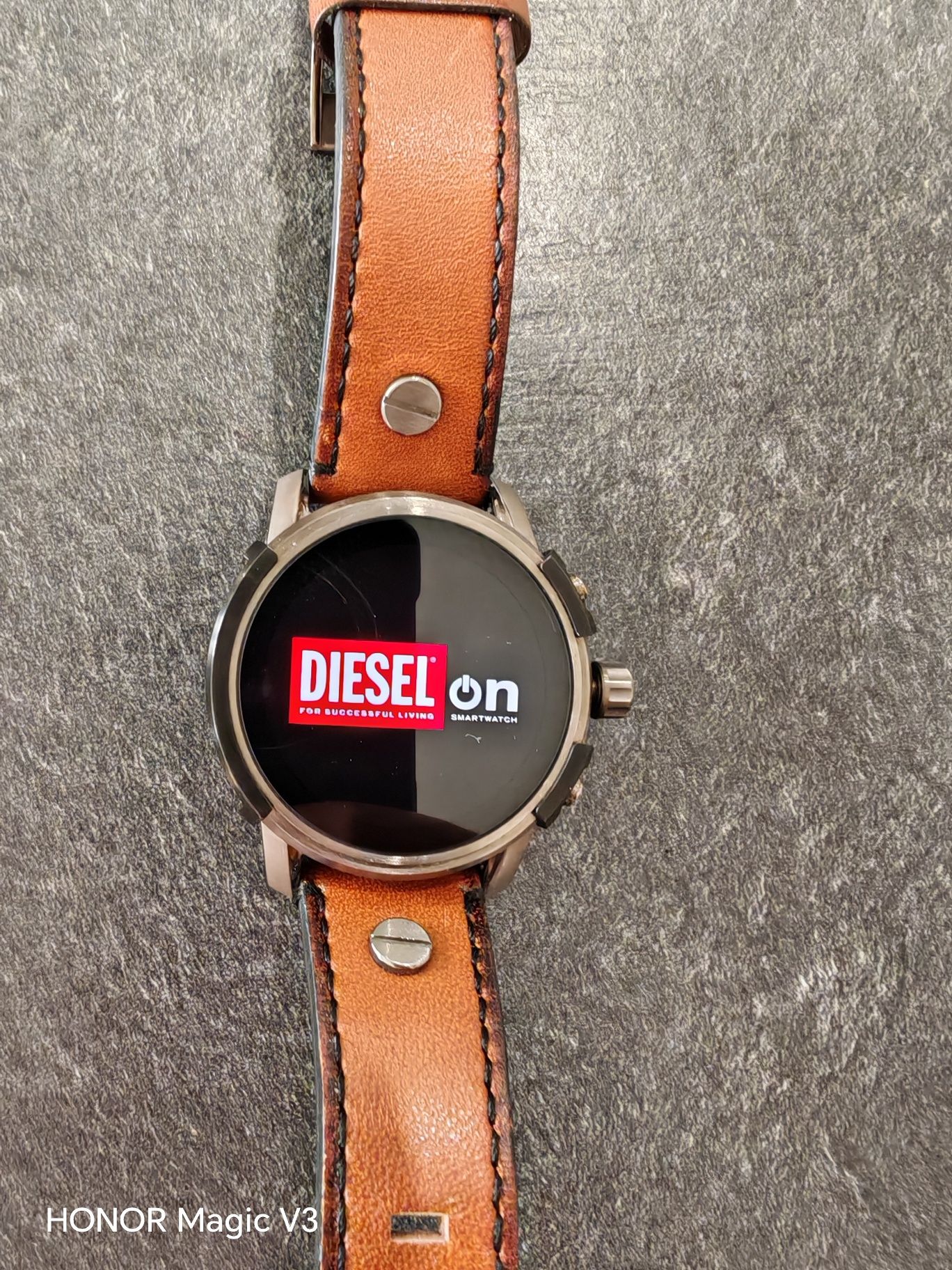 Smart watch fossil griffed