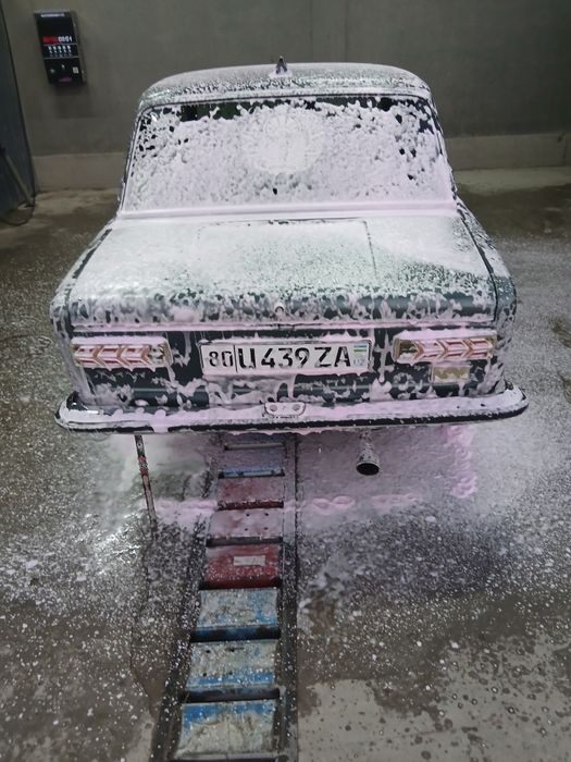 Jiguli sotiladi vaz 21113