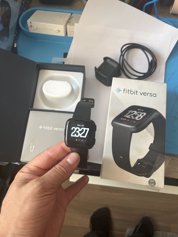 Ceas smartwatch Fitbit Versa