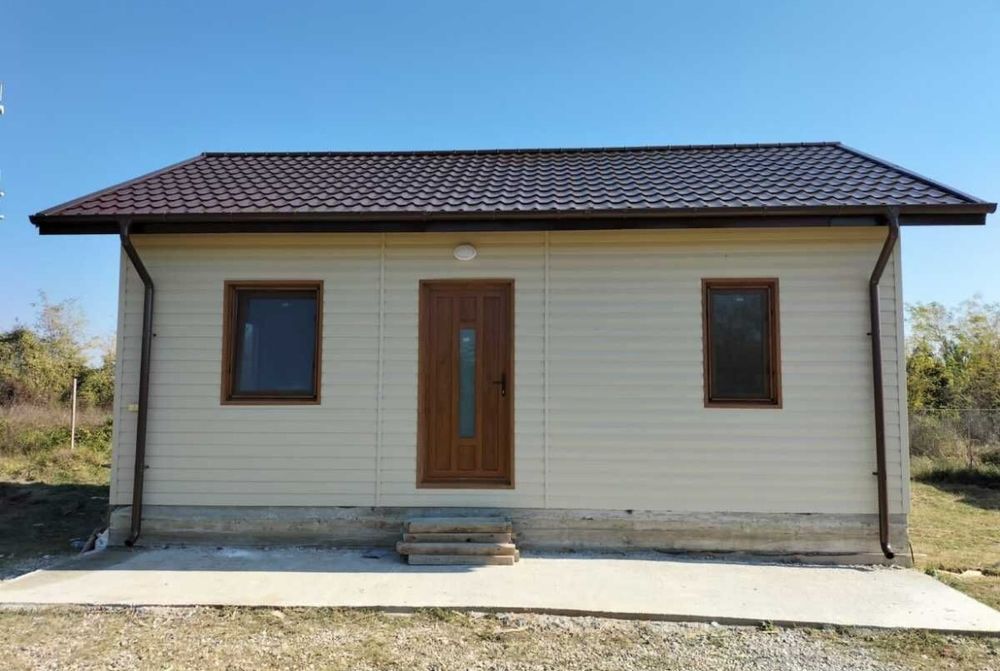 Case modulare pe structură metalică