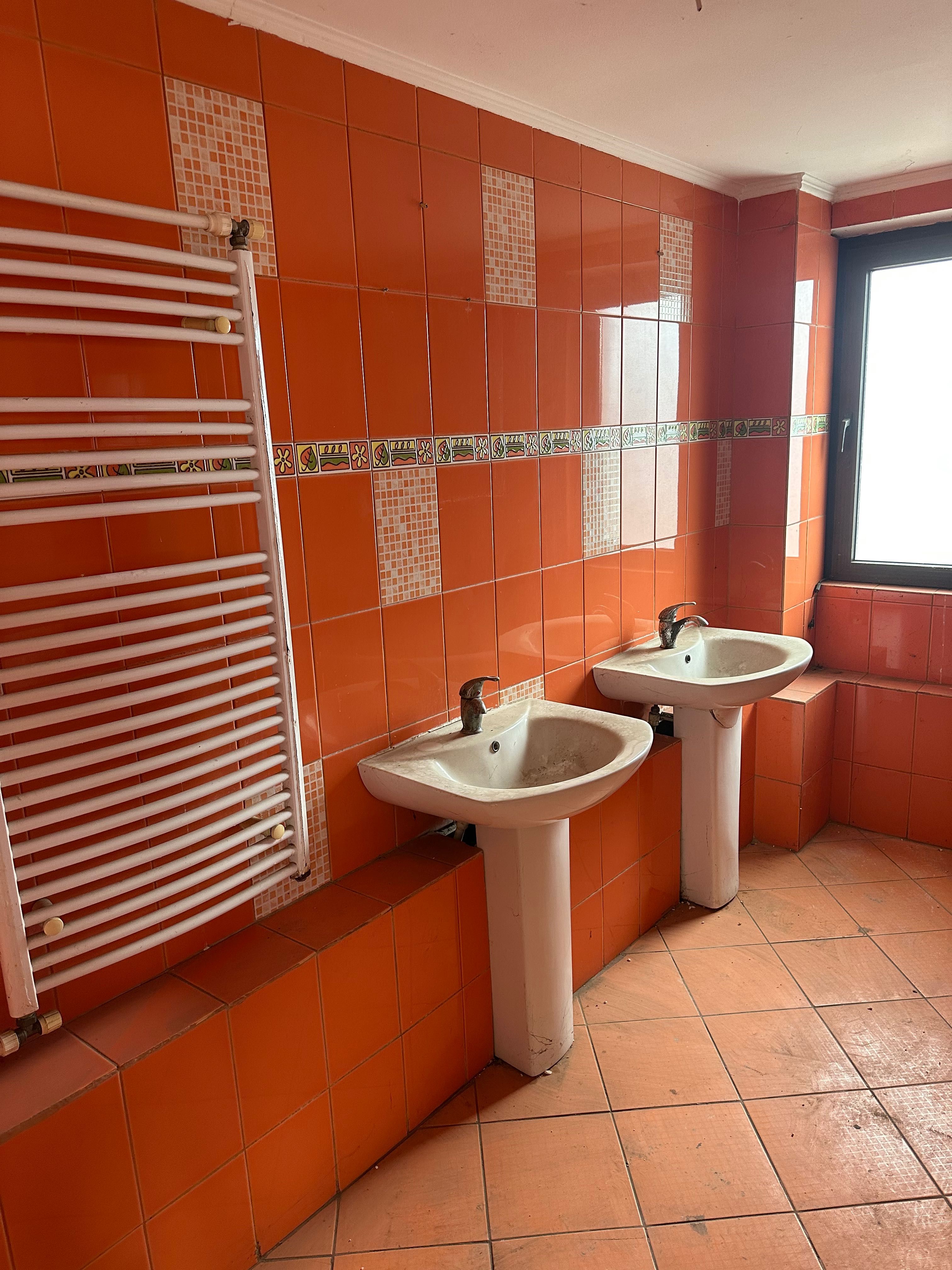 Casa cu 2 etaje+mansarda