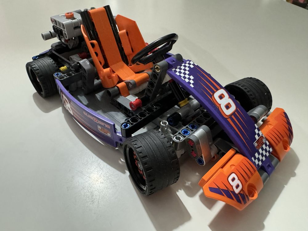 LEGO® Technic Masina de curse Kart 42048