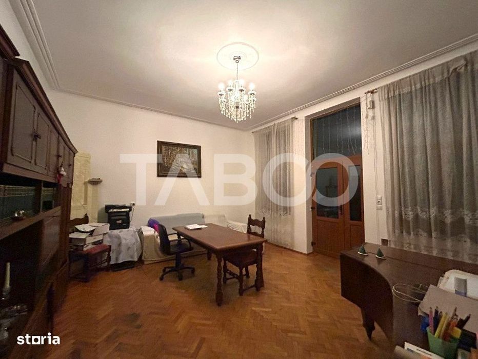 Apartament de vanzare cu 5 camere garaj zona Central din Sibiu
