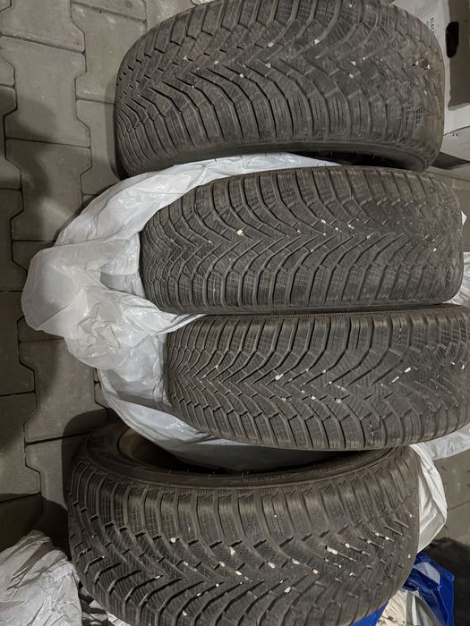 Roti complete cu anvelope de iarna 195/50R15 dot 2023