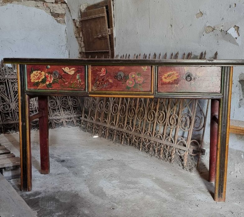 Mobila veche lemn masiv stil asiatic pictate manual. Comoda cufere