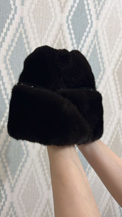 Продам норковую шапку (кубанка)
