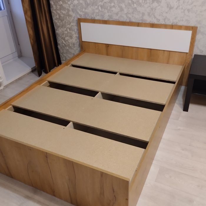 Кровать двуспальная