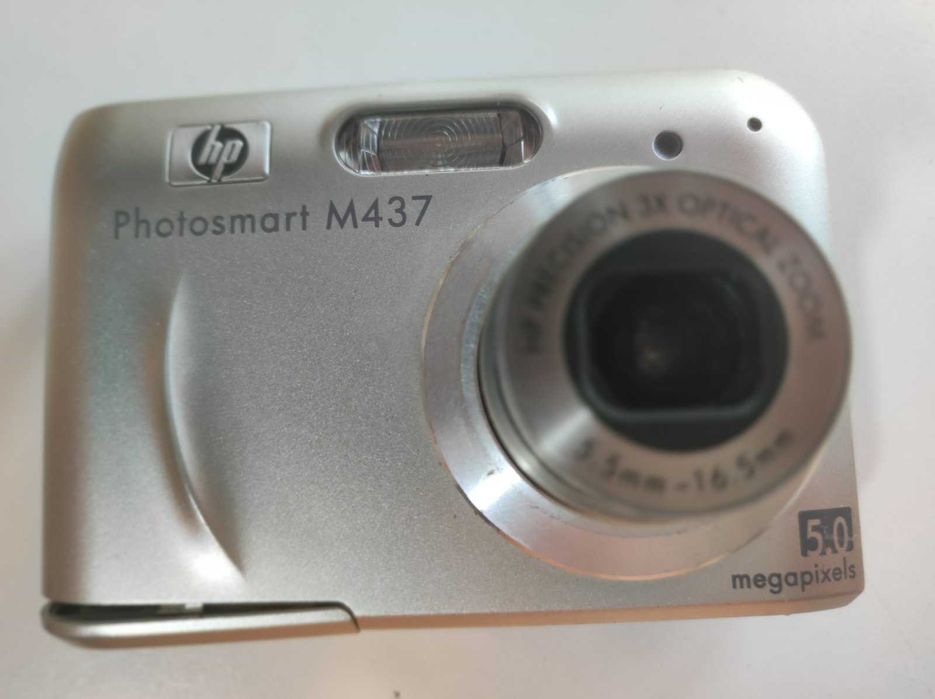 Продавам използвани цифрови фотоапарати SONY & HP