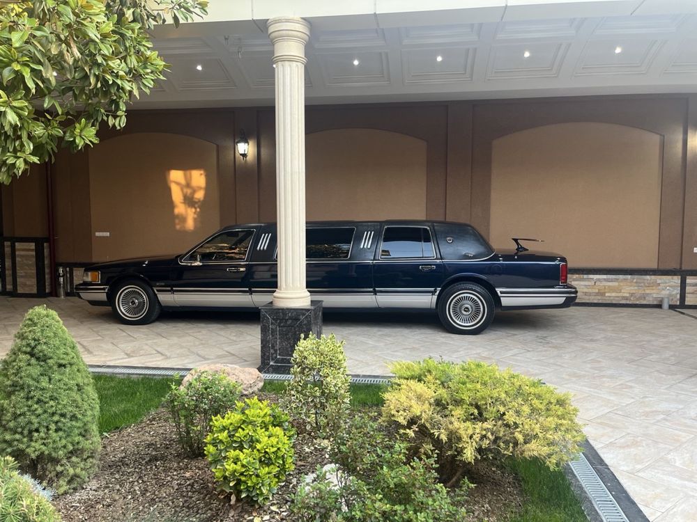 Lincoln town car сотилади lincoln лимузин