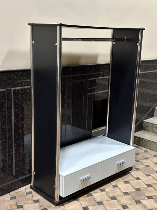 Гардеробная стойка