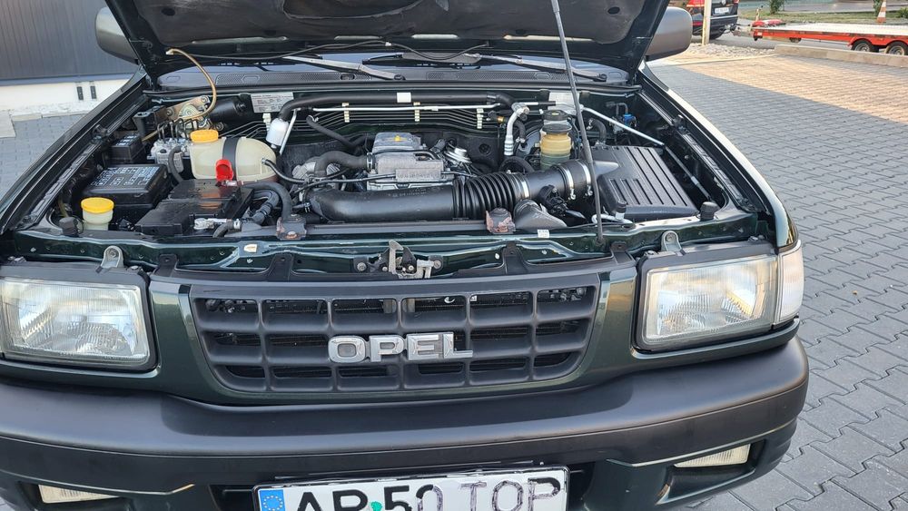 Vând Opel frontera 4X4cu acte la zi motor 2,2 diesel impecabil [OFER F