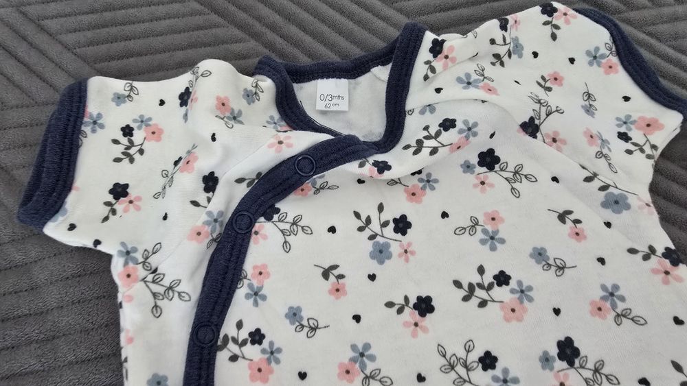 Set hăinuțe petru fetițe 0-3 luni