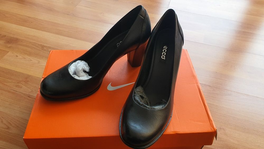 Pantofi ECCO piele naturala - noi - marime 39