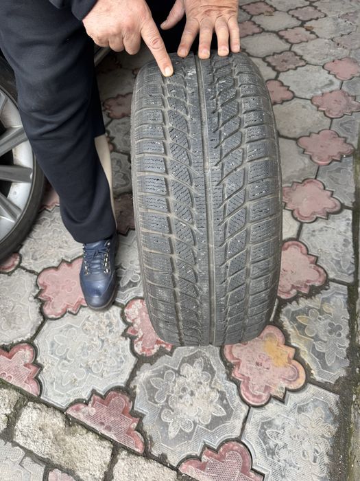 Продается шины 17 размер 4 пары