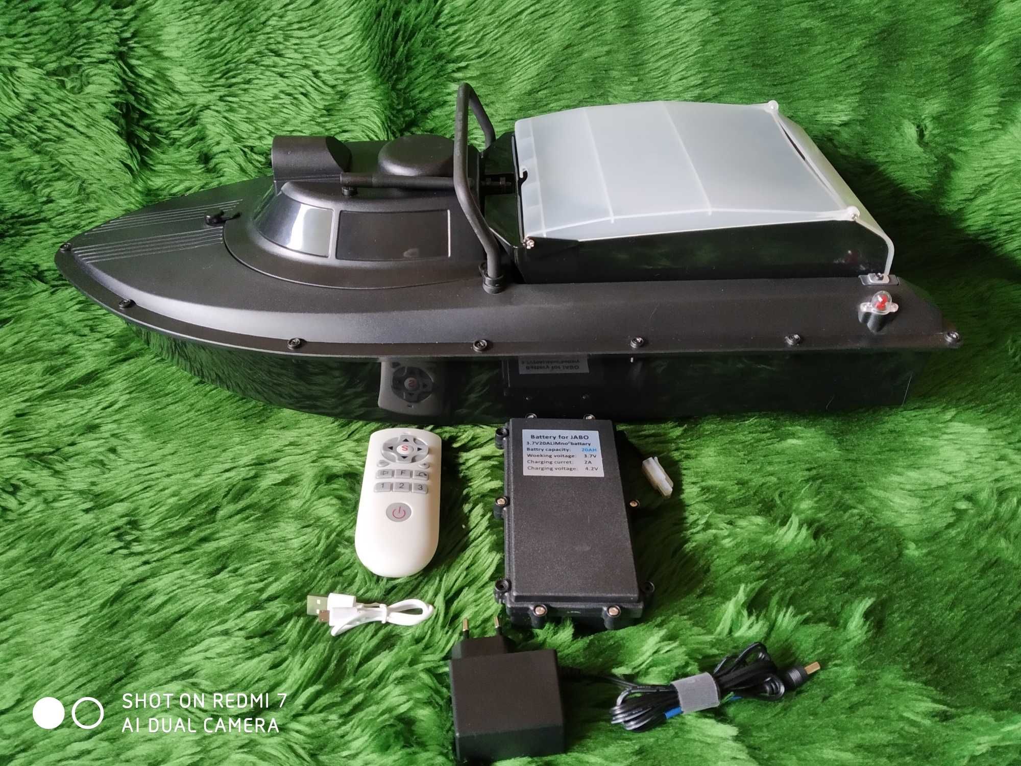 Лодка за захранка с GPS,компас.автопилот,Li батерия 3,7V 20A