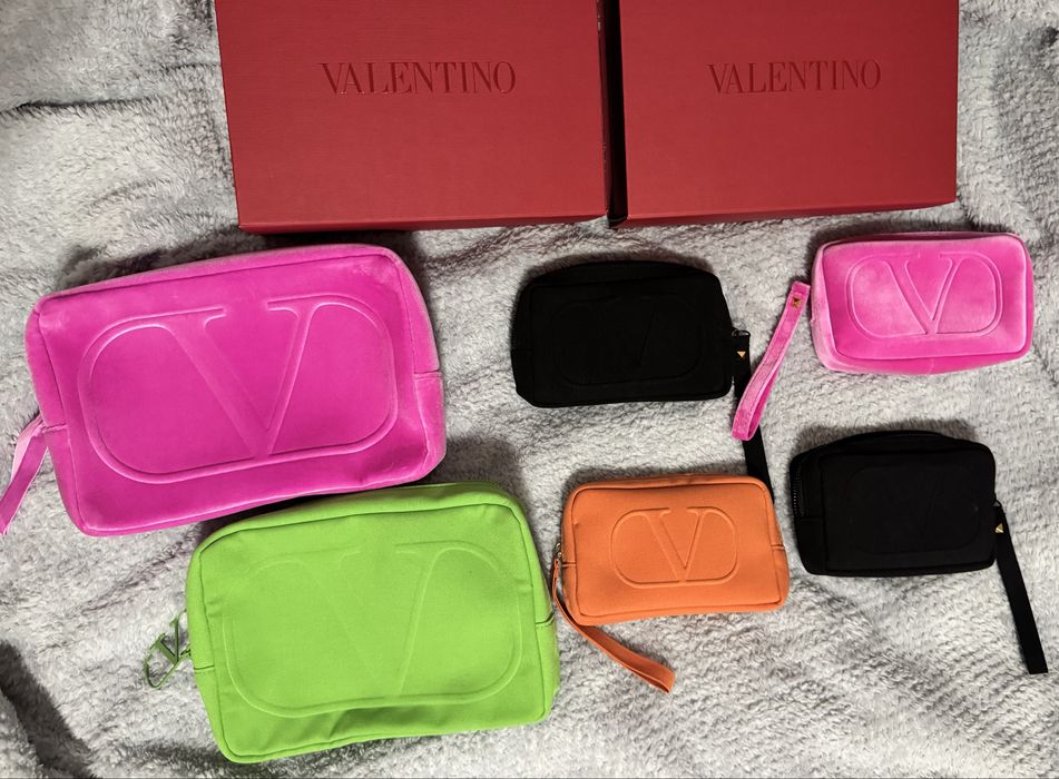 Geanta Valentino Garavani colectia Beauty