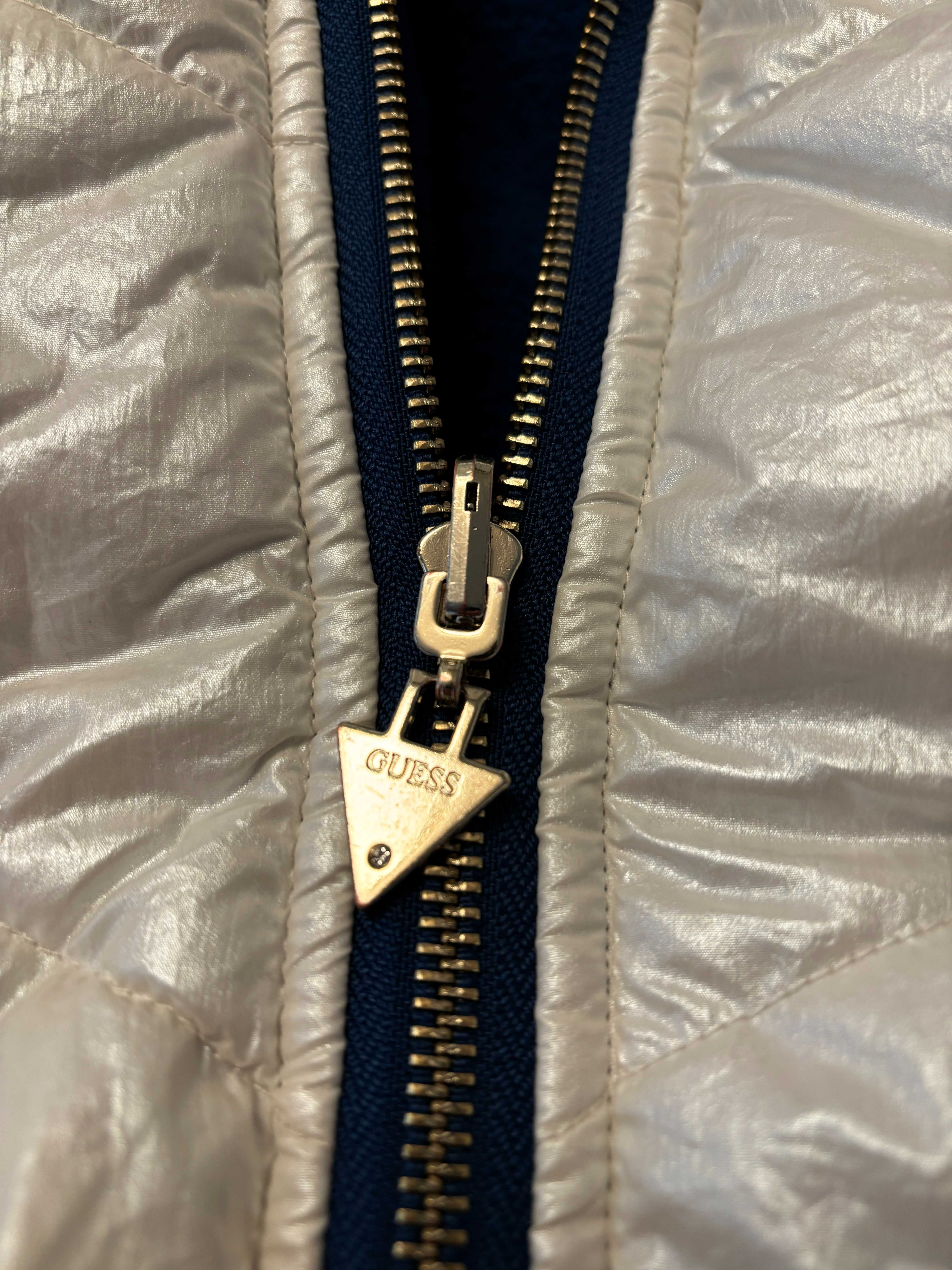 Детско яке Guess - дълго и двулицево