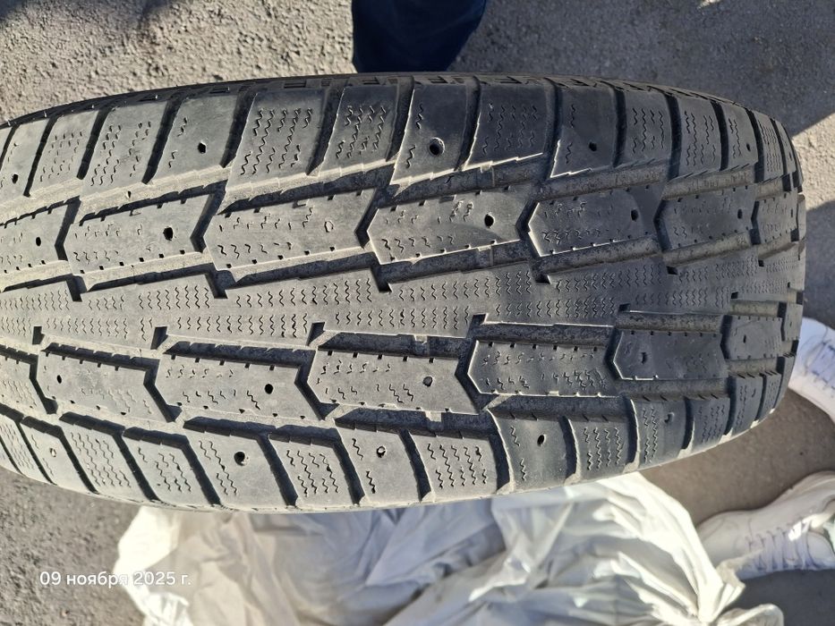 Резина зимняя  .