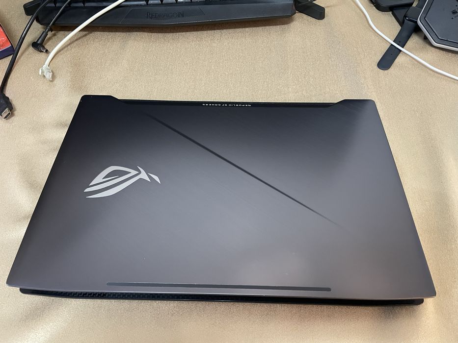 Laptop ASUS ROG Strix GL703GM 17,3″ FHD 120Hz, i7-8750H, GTX 1060