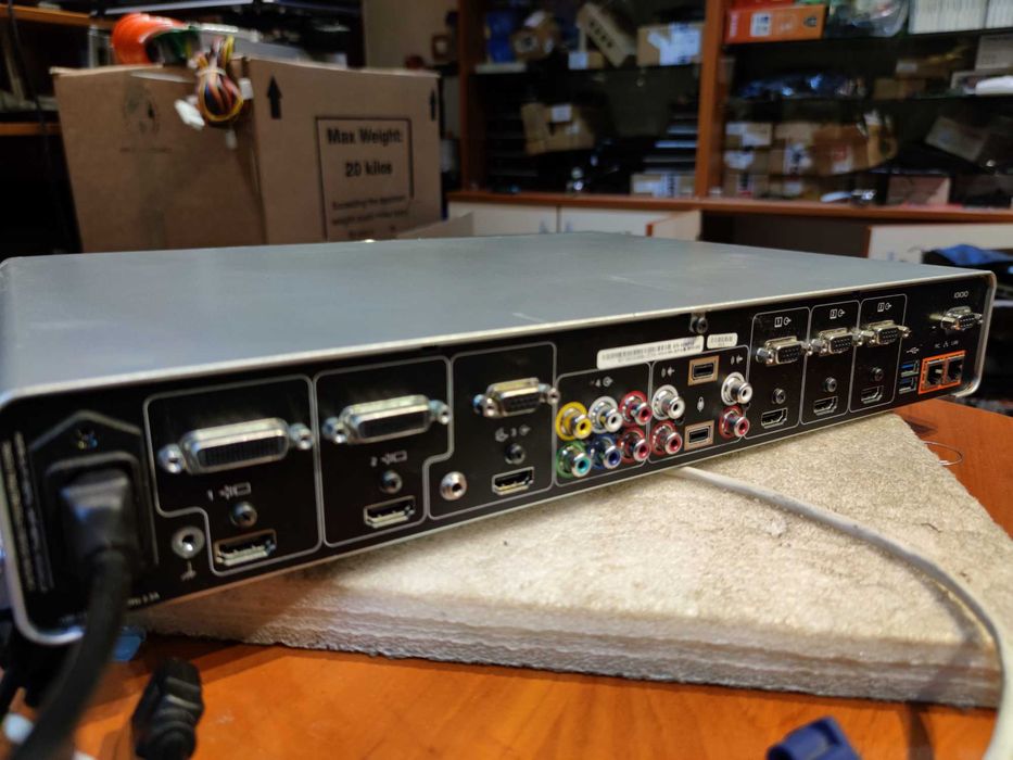 Polycom RealPresence Group 700 Type P002 Video Conferencing System