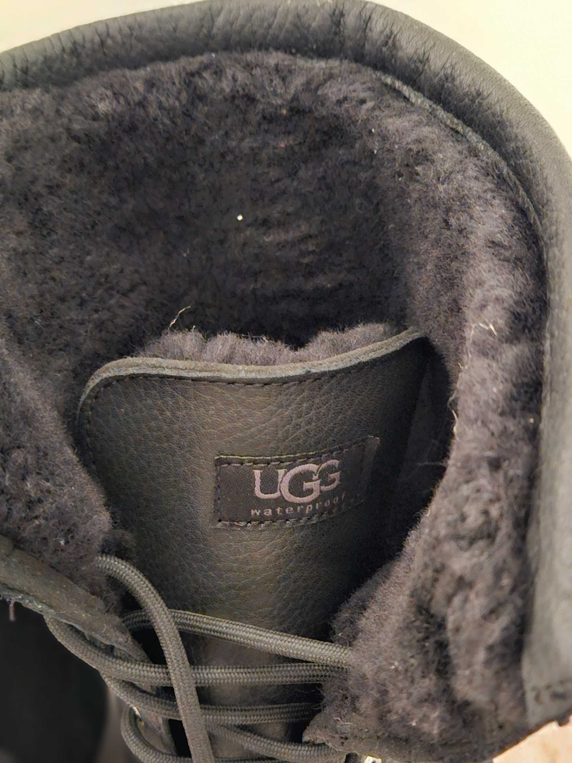 Зимни дамски ботуши марка UGG, номер 40
