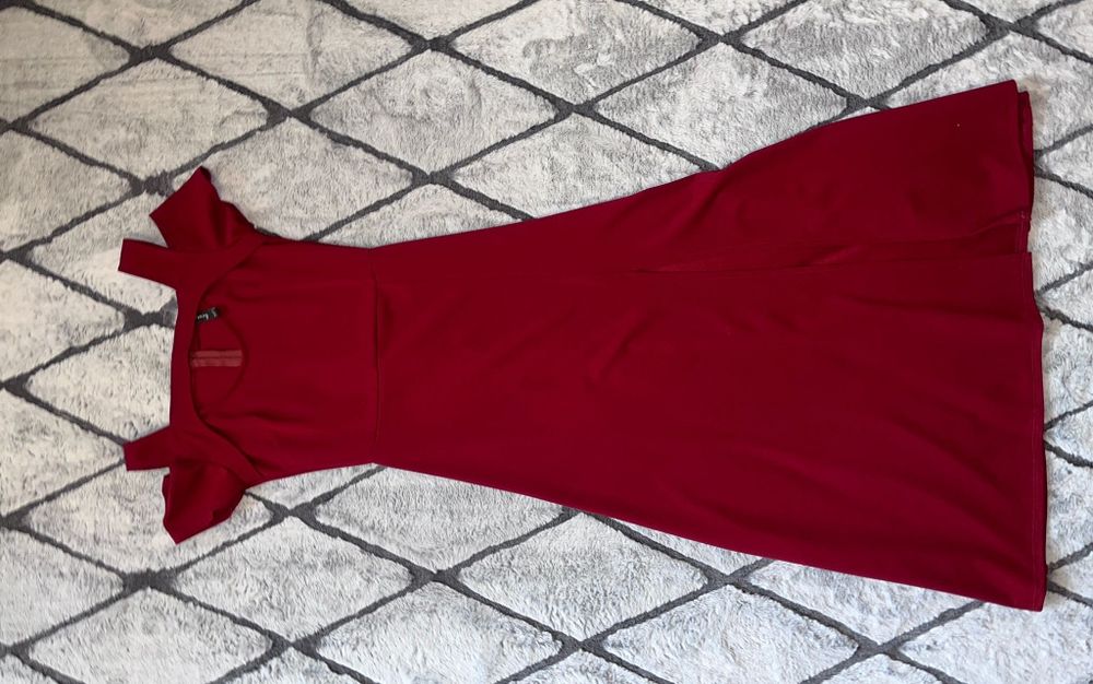 Vând rochii de seara