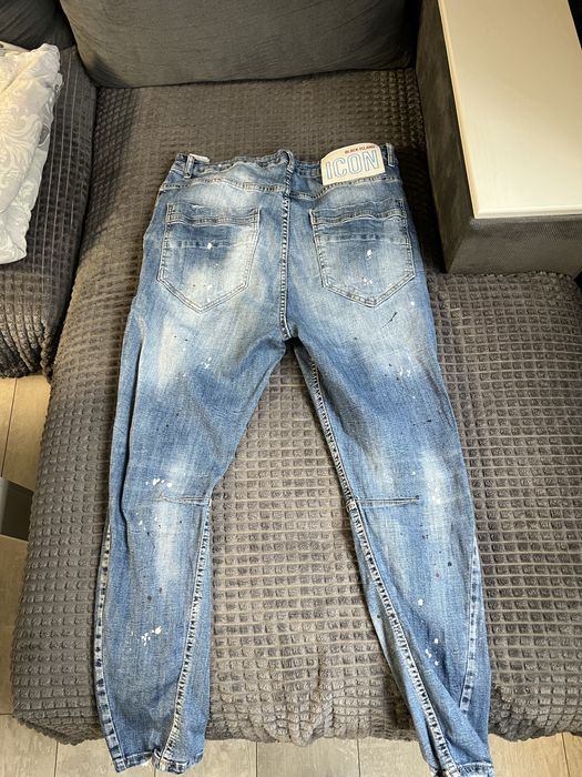 Дънки размер M.