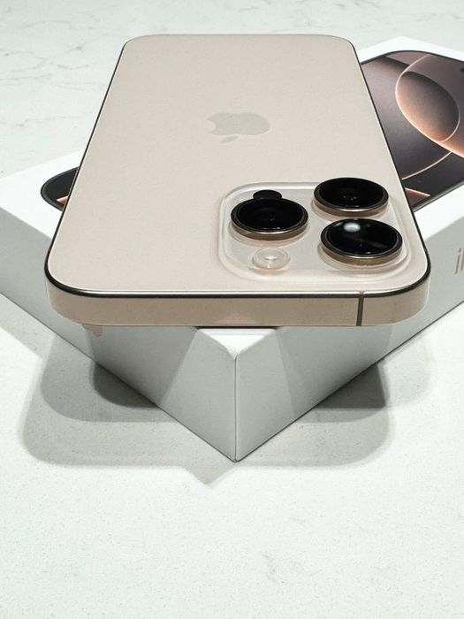 iPhone 16 PRO cu 99% Bateria