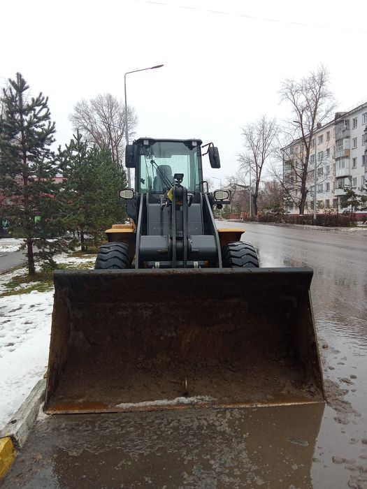 Услуги погрузчика.Быстро надёжно не дорого ! Предоставляем 2 ку  ку