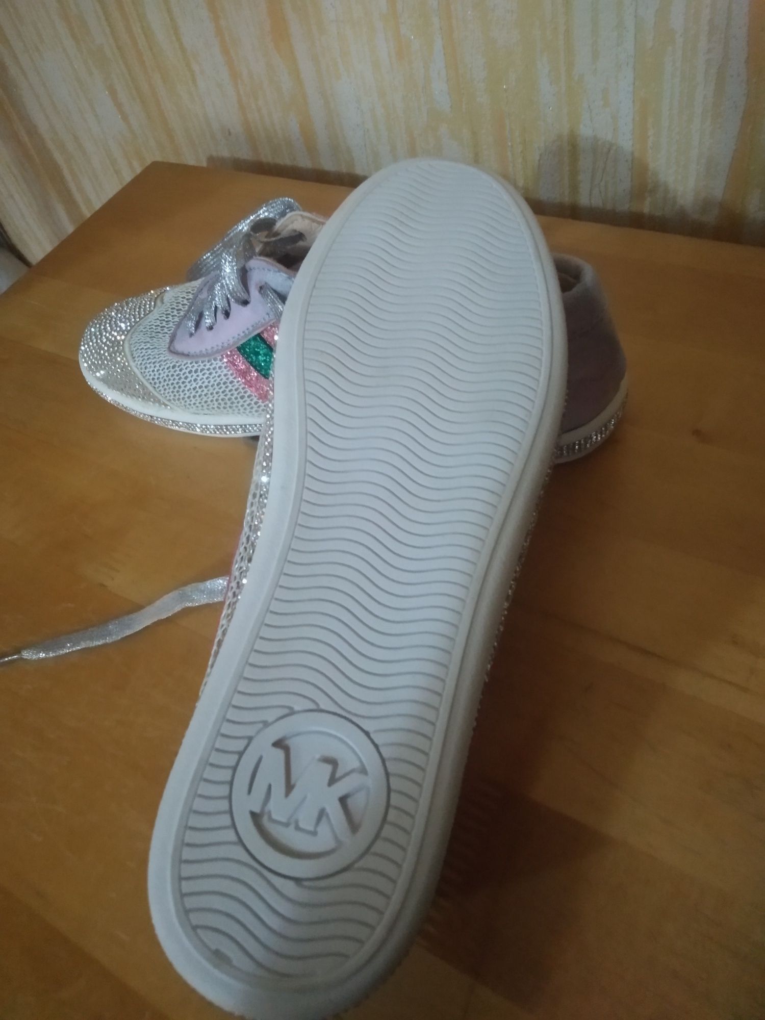 Кеды фирменные .