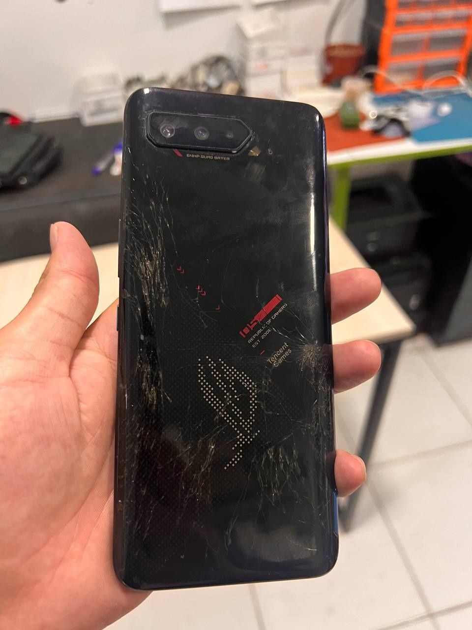 Asus ROG PHONE 5 sotiladi