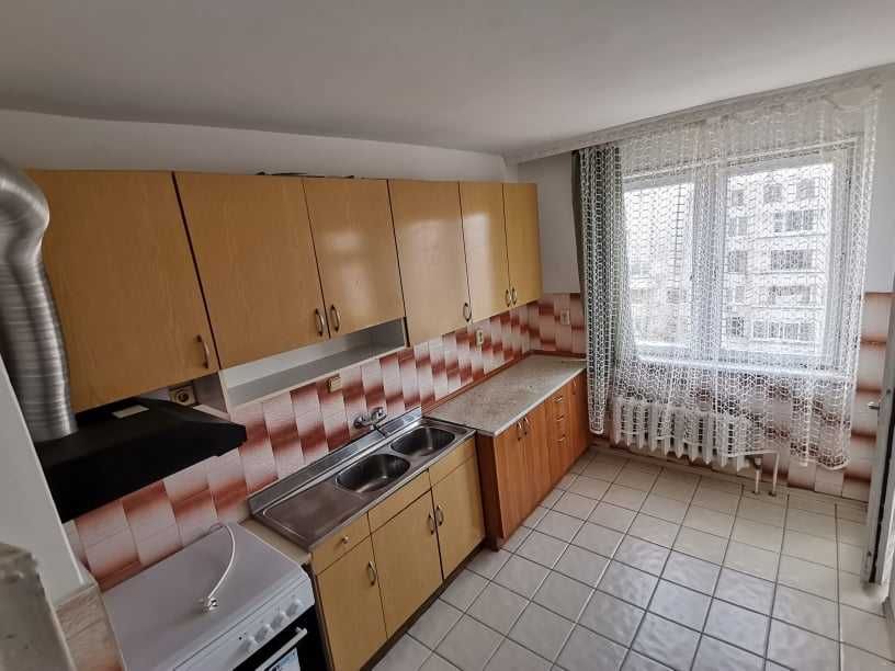 Дава се под наем Тристаен апартамент в Бургас, Възраждане - 100 кв.м за 204 € - Снимка #1