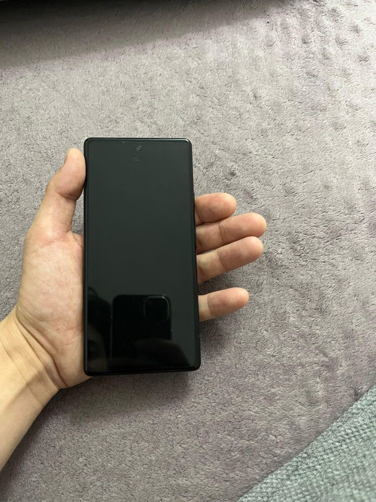 Google Pixel 6A смартфон