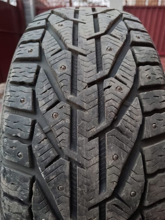Комплект зимних шин на 16