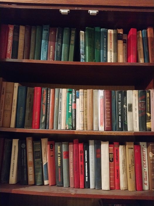 Продам книги  в хорошем  состоянии
