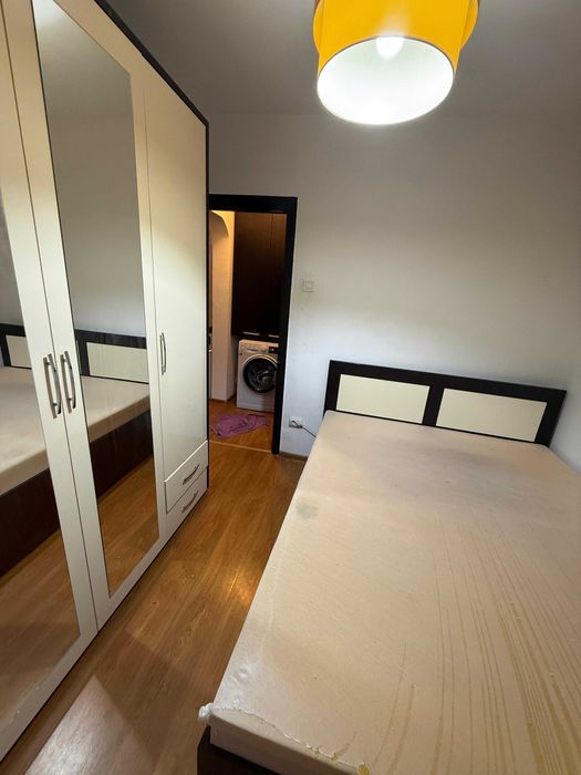 Apartament de vanzare cu 3 camere in Militari.