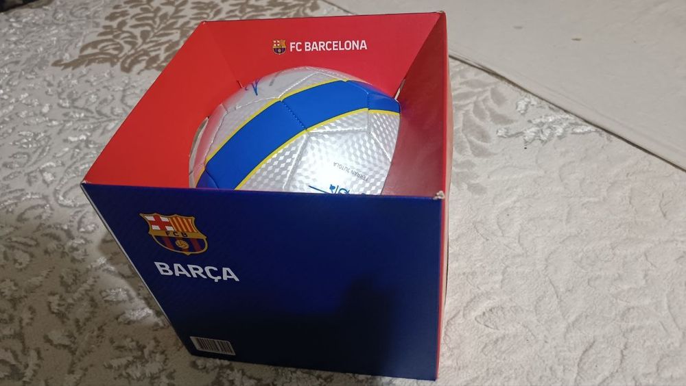 Барселона уйинчилари исм ва дасхати