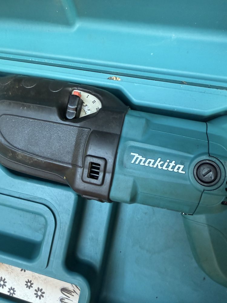 Саблен Трион MAKITA JR3060T 1250 W,