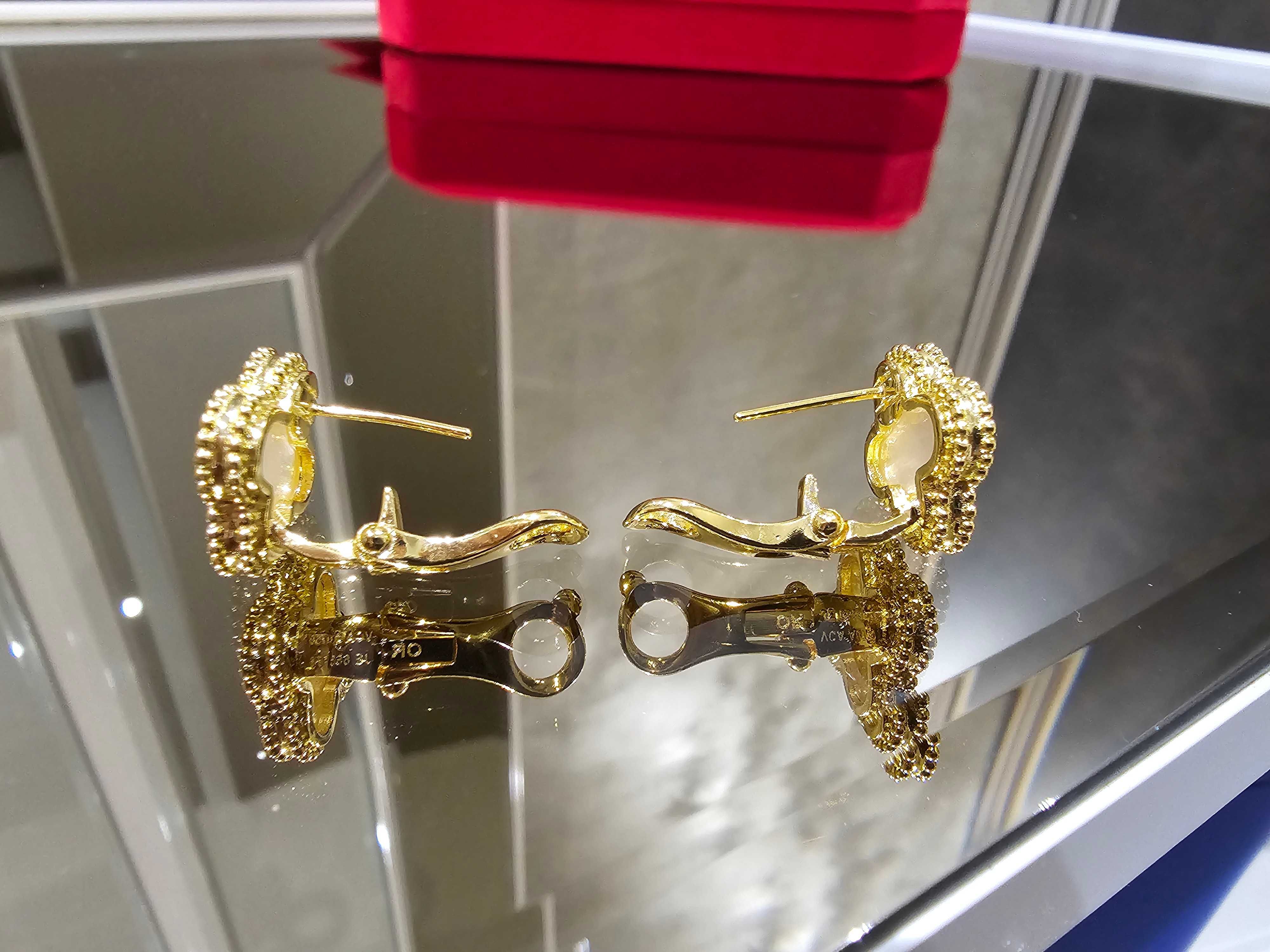 Van Cleef & Arpels VCA Gold Mother Pearl Clips Alhambra Дамски Обеци