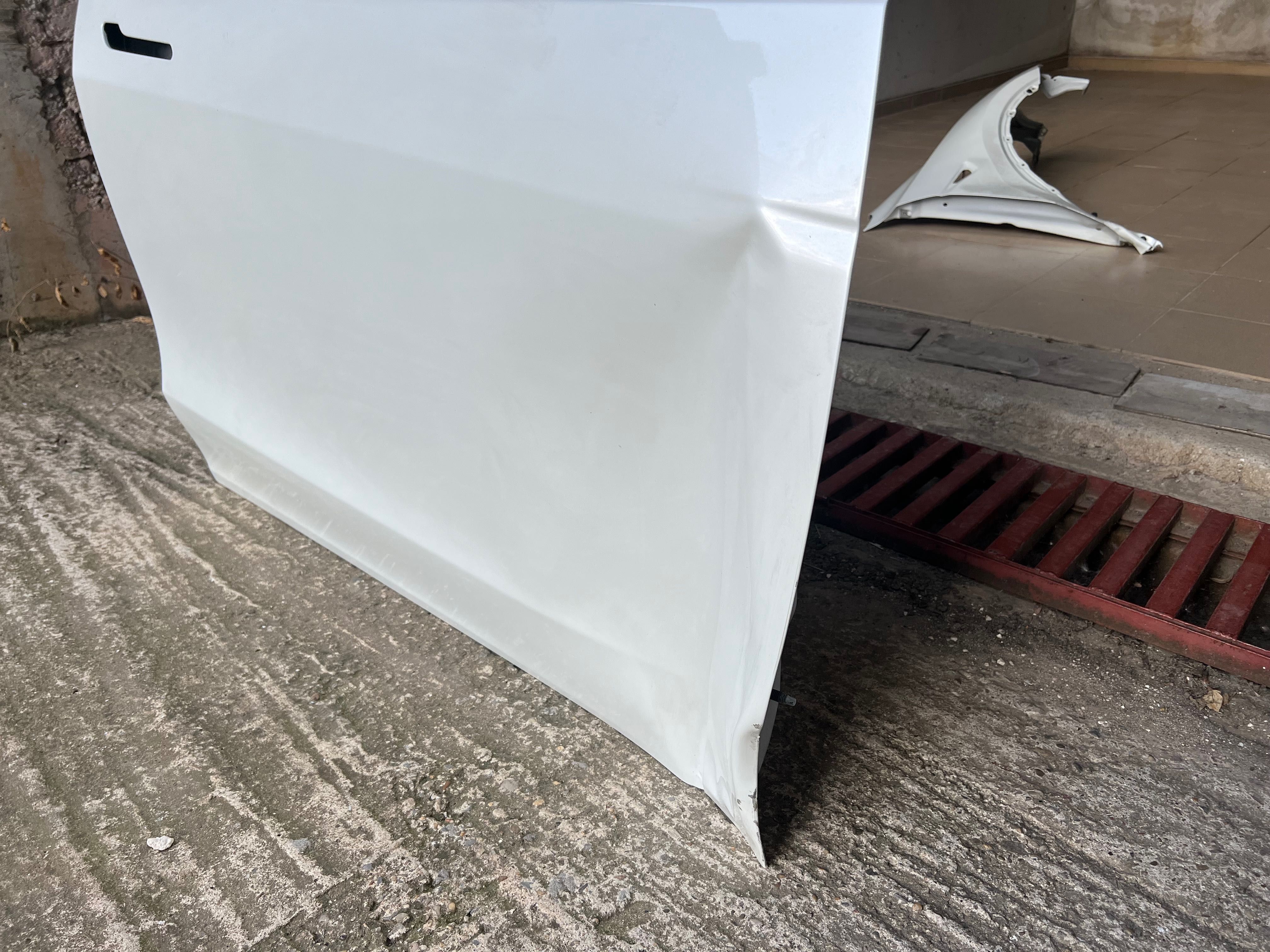 Tesla model Y врата и калник